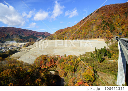 2023年11月成瀬ダム工事現場　夢仙人大橋より　秋田県 108431333