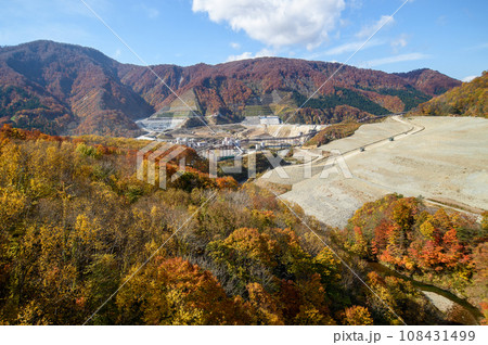 2023年11月成瀬ダム工事現場　夢仙人大橋より　秋田県 108431499