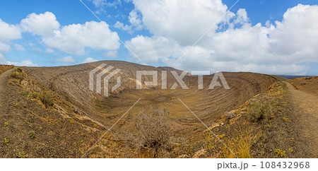 Panoramic view over the volcanic crater of Caldera Blanca on Lanzarote 108432968