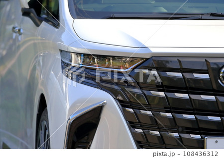 車のヘッドライト イメージ 車のヘッドライト イメージ 108436312