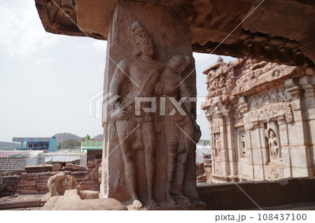 インド 世界遺産パッタダカルの建造物群 インド 世界遺産パッタダカルの建造物群 108437100