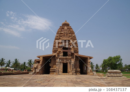 インド 世界遺産パッタダカルの建造物群 インド 世界遺産パッタダカルの建造物群 108437137