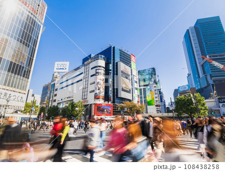 三連休初日の渋谷駅前 スクランブル交差点 三連休初日の渋谷駅前 スクランブル交差点 108438258