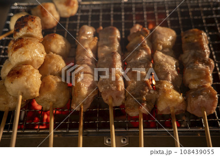 焼き鳥　炭火焼　のイメージ 108439055