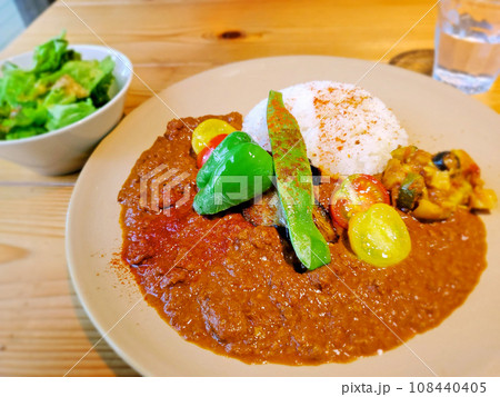 野菜たっぷりキーマカレーライス 108440405