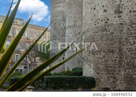 Sicilian castle 108440552