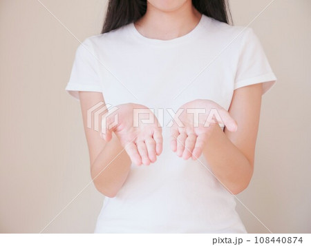 女子 女の子 女児 108440874