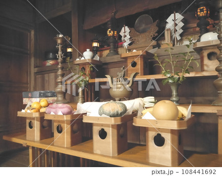 神殿 神棚 神様 神殿 神棚 神様 108441692