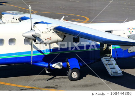 調布飛行場から東京の島嶼部へ空の旅… 大空を舞う【ドルニエ228】 108444806