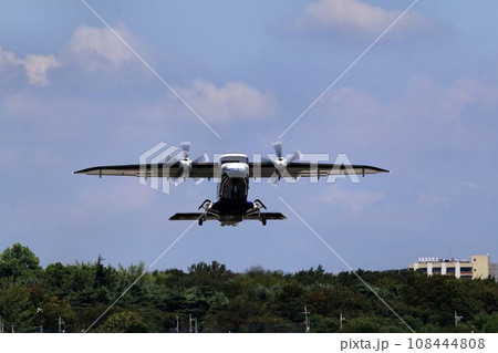 調布飛行場から東京の島嶼部へ空の旅… 大空を舞う【ドルニエ228】 調布飛行場から東京の島嶼部へ空の旅… 大空を舞う【ドルニエ228】 108444808