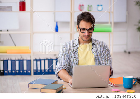 Young male freelancer working from home Young male freelancer working from home 108448520