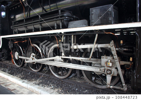 門司港の九州鉄道記念館 蒸気機関車の車輪 108448723