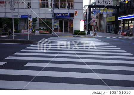 横断歩道 108451010
