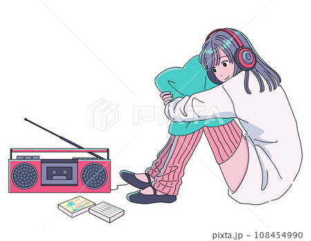 ラジカセでカセットテープの音楽を聴く女の子 108454990