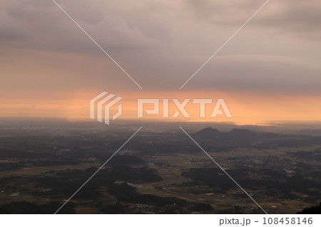 茨城県石岡市足尾山から朝の風景 茨城県石岡市足尾山から朝の風景 108458146
