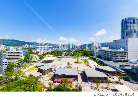 ひろしまゲートパーク は 広島市民球場 の 跡地 にある 【 広島市 の 風景 】 108459814