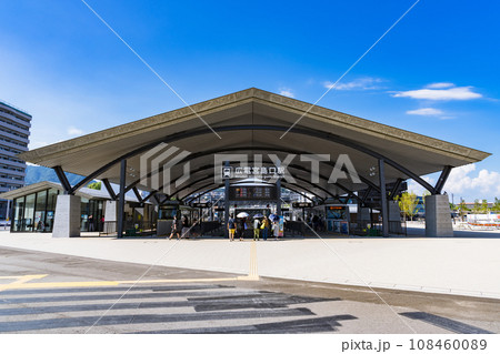 広電 宮島口駅 は 宮島観光 の 玄関口 【 広島 の 風景 】 108460089