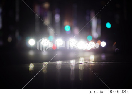 銀座の夜のとばり・自動車のライト 銀座の夜のとばり・自動車のライト 108463842