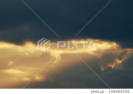 夕焼けの光 夕焼けの光 108464580