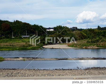 初秋の那珂川と緒川合流部 初秋の那珂川と緒川合流部 108465016