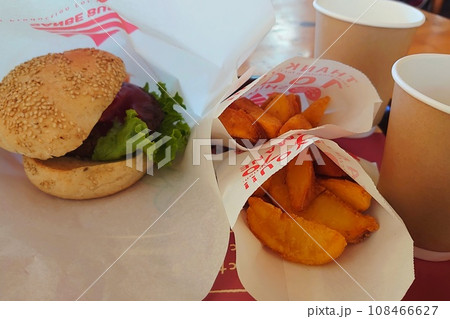 美味しそうなご当地グルメ三瓶バーガー 美味しそうなご当地グルメ三瓶バーガー 108466627