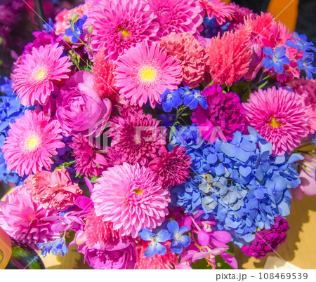 花束 贈り物 ピンク青系 花束 贈り物 ピンク青系 108469539