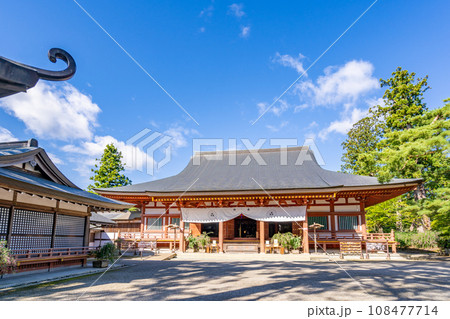 毛越寺　本堂　日本庭園史上特に貴重な平安時代の浄土庭園遺構　世界遺産　国の特別史跡・特別名勝 108477714