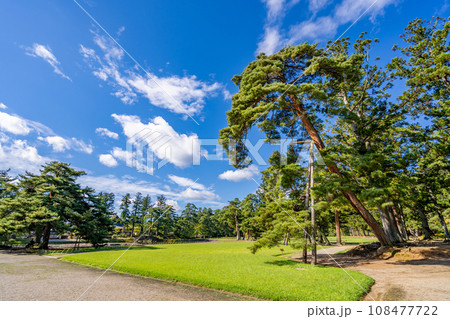 毛越寺 遣水 日本庭園史上特に貴重な平安時代の浄土庭園遺構 世界遺産 国の特別史跡・特別名勝 毛越寺 遣水 日本庭園史上特に貴重な平安時代の浄土庭園遺構 世界遺産 国の特別史跡・特別名勝 108477722