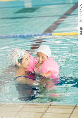 ベビースイミング 108481475