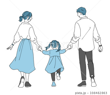 手を繋ぐ仲良しの家族 108482863
