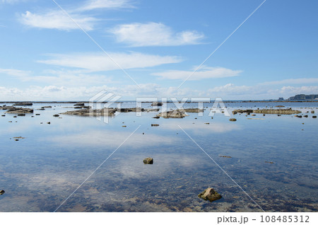 日本の渚百選 男鹿半島 鵜ノ崎海岸 秋田県 日本の渚百選 男鹿半島 鵜ノ崎海岸 秋田県 108485312