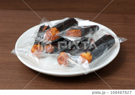 せんべい, 海苔せんべい, お茶菓子, 和, おかし, お菓子, 食べ物, おやつ, 個別包装 せんべい, 海苔せんべい, お茶菓子, 和, おかし, お菓子, 食べ物, おやつ, 個別包装 108487827