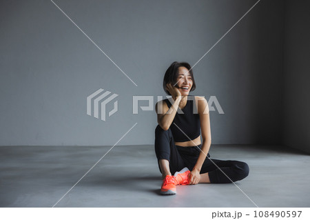 スポーツウェアの女性 スポーツウェアの女性 108490597