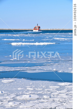 流氷　観光船 108492616