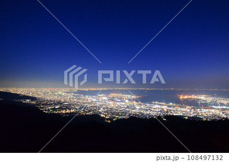 摩耶山　掬星台からの夜景（兵庫県神戸市） 108497132