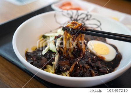 ジャージャー麺 炸醤麺 韓国 108497219