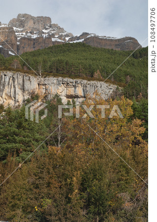 Cliff of Mondarruego. 108497706