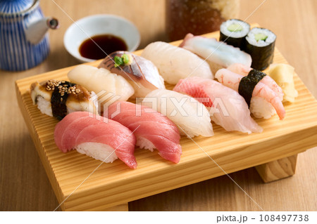 握り寿司盛り合わせ 108497738