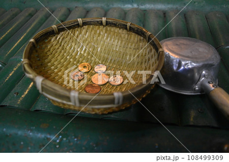 銭洗い弁財天 銭洗い弁財天 108499309