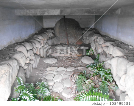 室ヶ屋三号墳の石室内部(静岡市清水区) 室ヶ屋三号墳の石室内部(静岡市清水区) 108499581