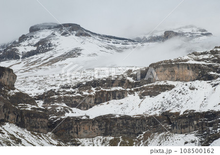 Head of the Ordesa Valley. 108500162