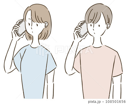 スマホで電話する人 108501656
