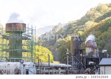 地熱発電所の蒸気配管 108502689