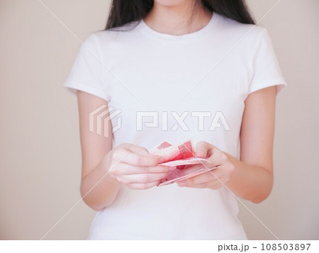 女子 女の子 女性 108503897