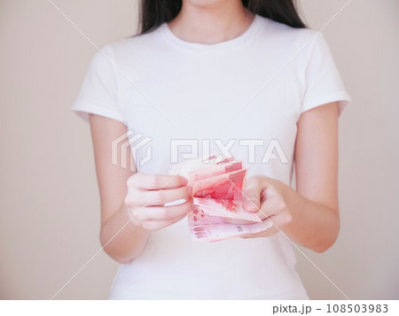 女子 女の子 女性 108503983