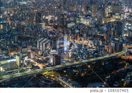【都市風景】あべのハルカス　展望台から見た夜景　通天閣方面【ハルカス300】 108507405