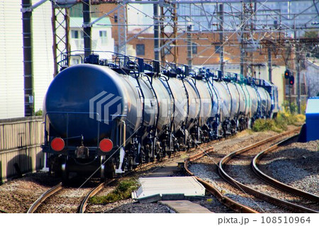 燃料供給で産業や生活を下支えする… タンク貨物列車 108510964