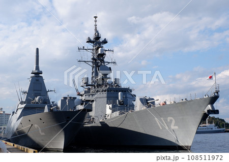 護衛艦くまのと護衛艦まきなみ 護衛艦くまのと護衛艦まきなみ 108511972