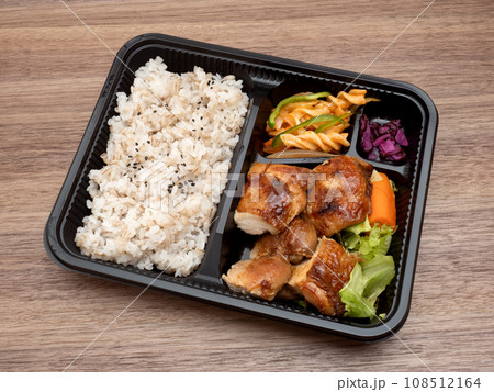 鶏肉の照り焼き弁当 108512164