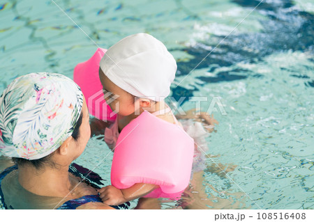 ベビースイミング 108516408